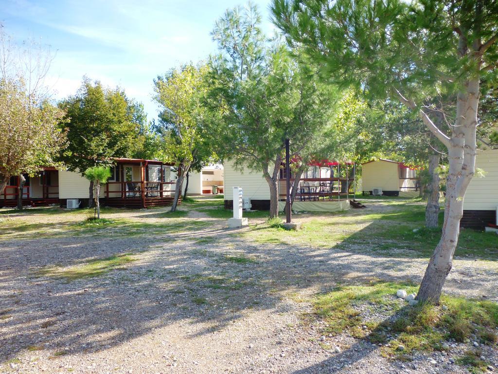 Campsite Pisak - Mobile Homes By The Sea Seline Exterior foto